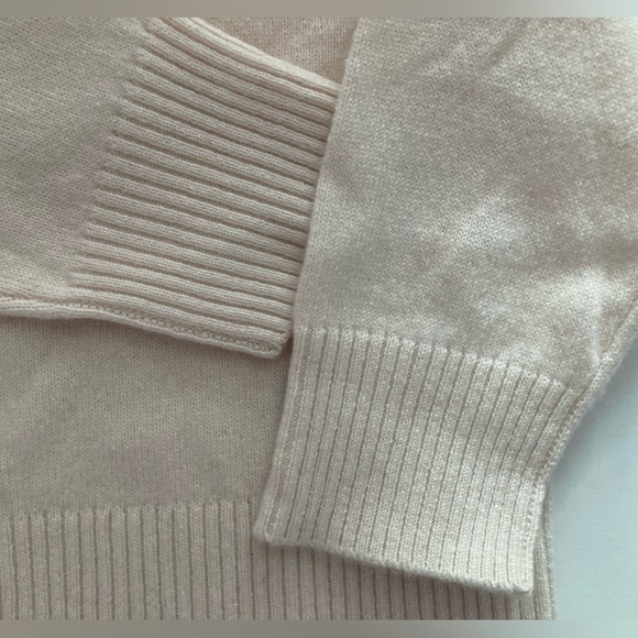 Banana Republic Luna Cashmere Sweater Polo in Ecru, size 6-12 months - Picture 3 of 5